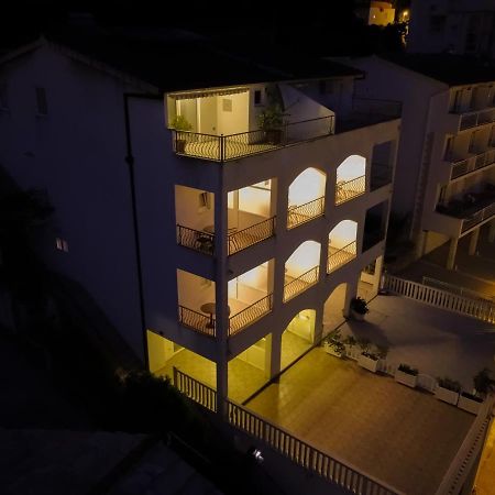 Apartments Larus Baška Voda Εξωτερικό φωτογραφία