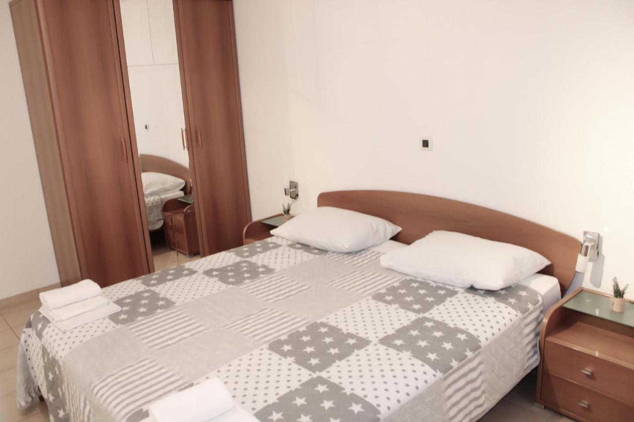Apartments Larus Baška Voda Εξωτερικό φωτογραφία