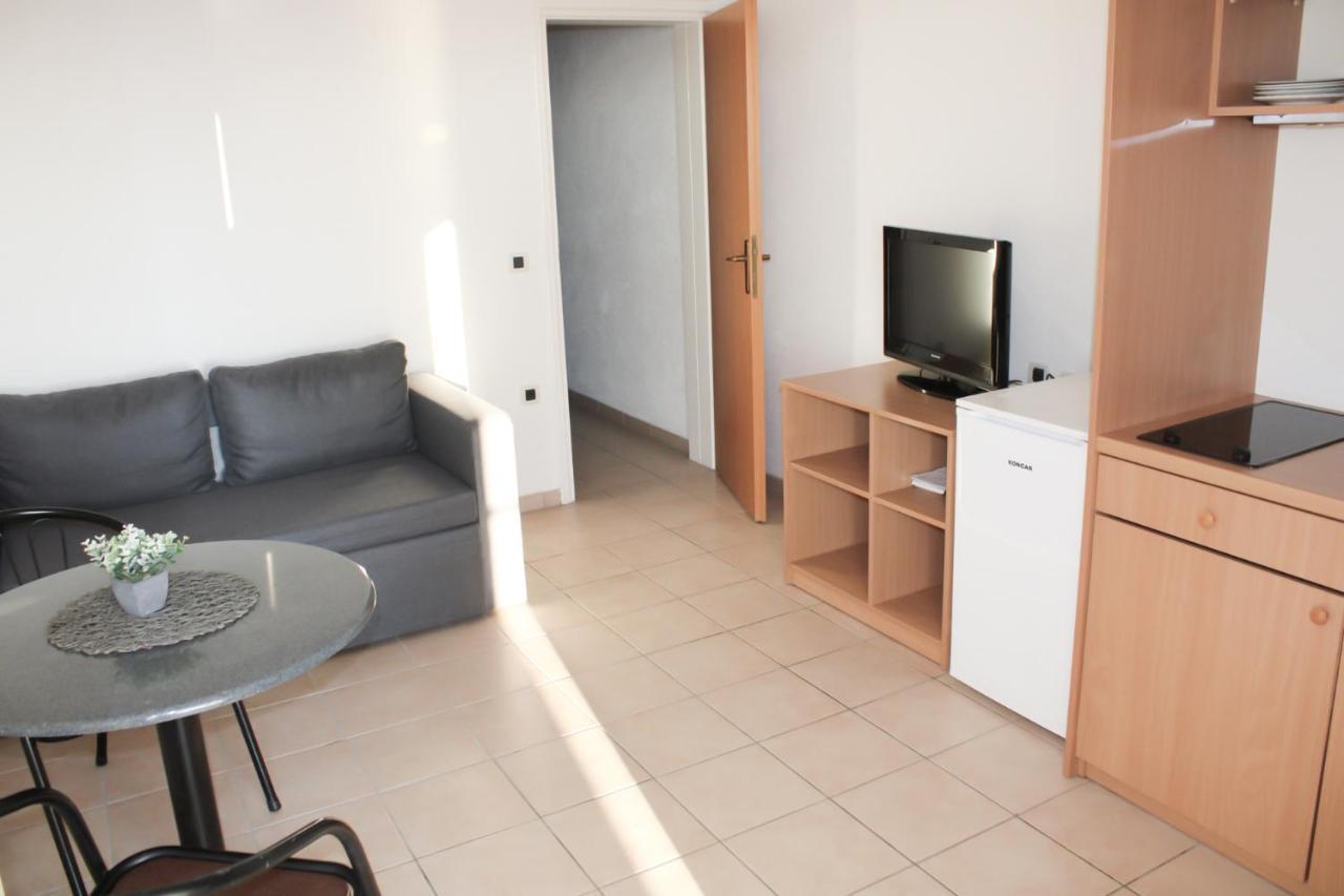 Apartments Larus Baška Voda Εξωτερικό φωτογραφία