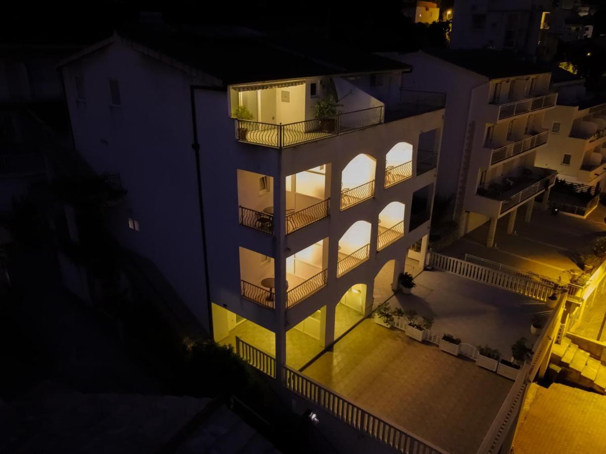 Apartments Larus Baška Voda Εξωτερικό φωτογραφία
