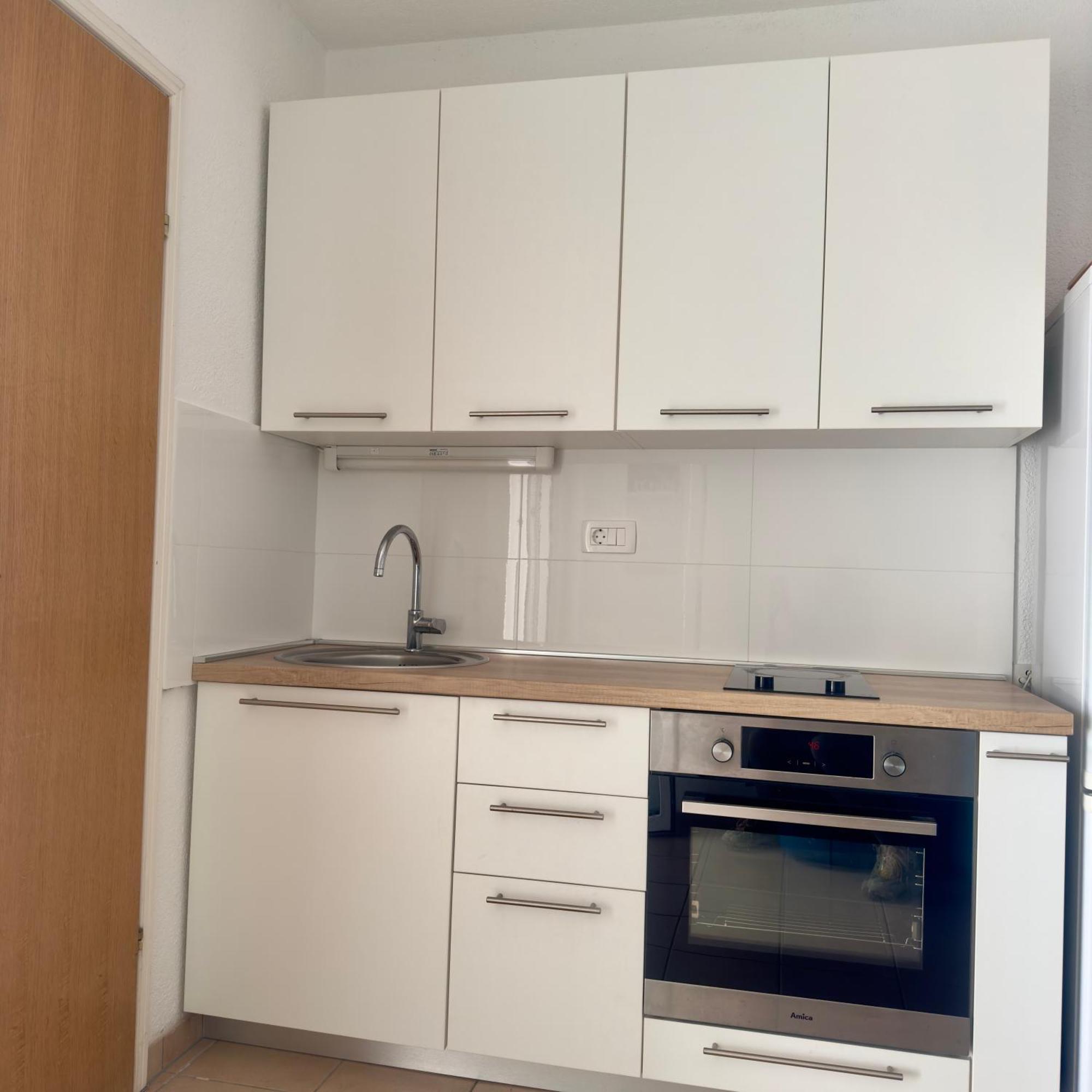 Apartments Larus Baška Voda Εξωτερικό φωτογραφία