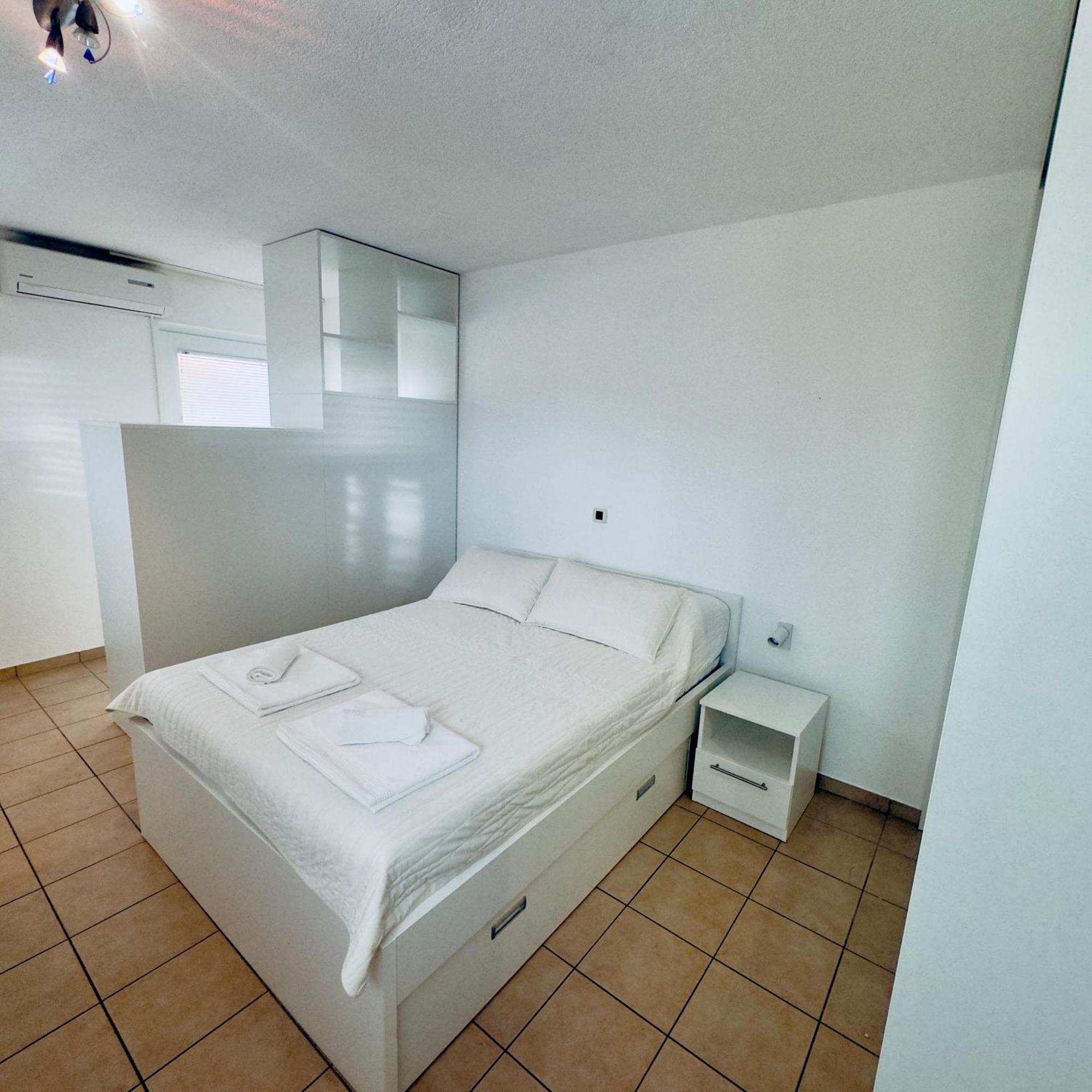 Apartments Larus Baška Voda Δωμάτιο φωτογραφία